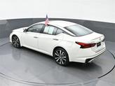 Thumbnail of 2022 Pearl White Tricoat Nissan Altima