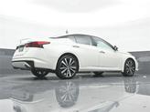 Thumbnail of 2022 Pearl White Tricoat Nissan Altima