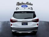 Thumbnail of 2022 Snow White Pearl Kia Seltos