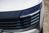 Thumbnail of 2025 2t Wht Blk Roof Nissan Kicks