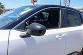 Thumbnail of 2025 2t Wht Blk Roof Nissan Kicks
