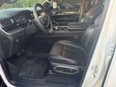 Thumbnail of 2022 Bright White Clearcoat Jeep Wagoneer