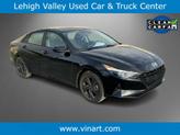 Photo of 2023 Onyx Black Hyundai ELANTRA