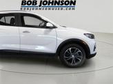 Thumbnail of 2022 Summit White Buick Encore GX