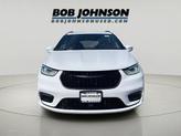 Thumbnail of 2022 Bright White Clearcoat Chrysler Pacifica