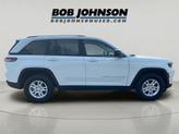 Thumbnail of 2023 Bright White Clearcoat Jeep Grand Cherokee
