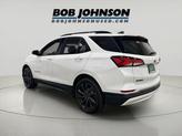 Thumbnail of 2022 Iridescent Pearl Tricoat Chevrolet Equinox