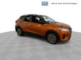 Thumbnail of 2023 Monarch Orange Metallic/Super Black Nissan Kicks