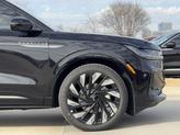 Thumbnail of 2025 Infinite Black Metallic Clearcoat Lincoln Nautilus