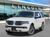 Photo of 2017 White Platinum Metallic Tri-Coat Lincoln Navigator