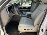 Thumbnail of 2017 White Platinum Metallic Tri-Coat Lincoln Navigator