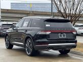 Thumbnail of 2025 Infinite Black Metallic Clearcoat Lincoln Aviator