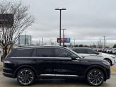 Thumbnail of 2025 Infinite Black Metallic Clearcoat Lincoln Aviator