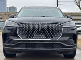 Thumbnail of 2025 Infinite Black Metallic Clearcoat Lincoln Aviator