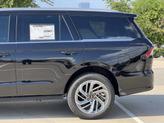 Thumbnail of 2025 Infinite Black Metallic Clearcoat Lincoln Navigator