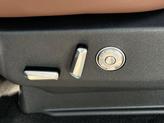Thumbnail of 2025 Infinite Black Metallic Clearcoat Lincoln Navigator