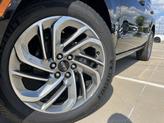 Thumbnail of 2025 Infinite Black Metallic Clearcoat Lincoln Navigator