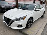 Thumbnail of 2019 Pearl White Tricoat Nissan Altima