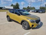 Photo of 2024 Green / Black Kia Seltos