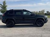 Thumbnail of 2022 Diamond Black Crystal Pearlcoat Jeep Cherokee