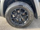 Thumbnail of 2022 Diamond Black Crystal Pearlcoat Jeep Cherokee