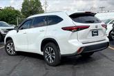 Thumbnail of 2022 Wind Chill Pearl Toyota Highlander Hybrid