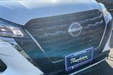 Thumbnail of 2023 Aspen White Tricoat/Super Black Nissan Kicks