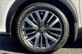 Thumbnail of 2023 Aspen White Tricoat/Super Black Nissan Kicks