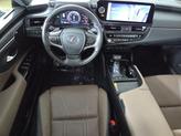 Thumbnail of 2025 Pear Lexus ES 300h