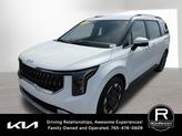 Photo of 2025 White Kia Carnival