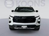 Thumbnail of 2026 Polar White Tricoat Chevrolet Equinox