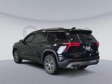 Thumbnail of 2026 Mosaic Black Metallic Chevrolet Traverse