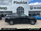 Photo of 2024 Diamond Black Crystal Pearlcoat Jeep Grand Cherokee L