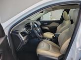 Thumbnail of 2018 Bright White Clearcoat Jeep Cherokee