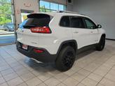 Thumbnail of 2018 Bright White Clearcoat Jeep Cherokee