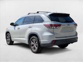 Thumbnail of 2014 Blizzard Pearl Toyota Highlander