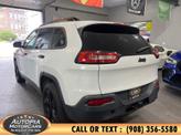 Thumbnail of 2017 Bright White Clearcoat Jeep Cherokee