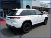 Thumbnail of 2022 Bright White Clearcoat Jeep Grand Cherokee