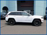 Thumbnail of 2022 Bright White Clearcoat Jeep Grand Cherokee