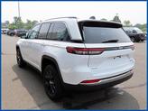 Thumbnail of 2022 Bright White Clearcoat Jeep Grand Cherokee