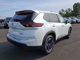 Thumbnail of 2026 Everest White Pearl Tricoat Nissan Rogue