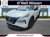 Photo of 2023 Pearl White Tricoat/Super Black Nissan Rogue