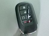 Thumbnail of 2025 Platinum White Pearl Honda Pilot