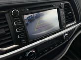 Thumbnail of 2018 Celestial Silver Metallic Toyota Highlander