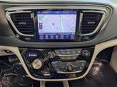 Thumbnail of 2019 Bright White Clearcoat Chrysler Pacifica