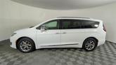 Thumbnail of 2019 Bright White Clearcoat Chrysler Pacifica