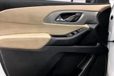 Thumbnail of 2023 Summit White Chevrolet Traverse