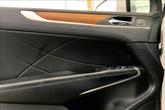 Thumbnail of 2019 White Platinum Tri-Coat Metallic Lincoln MKC
