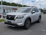 Thumbnail of 2025 Brilliant Silver Metallic Nissan Pathfinder