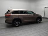 Thumbnail of 2018 Toasted Walnut Pearl Toyota Highlander